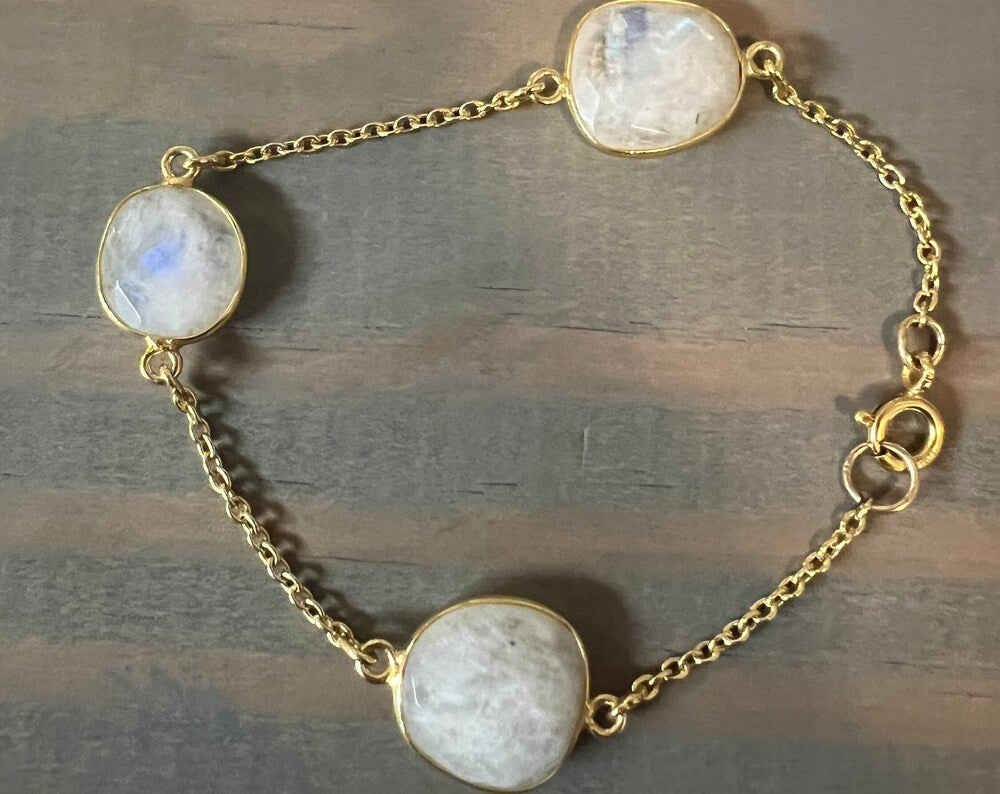 Bezel-set Oval Moonstone Link, gold vermeil